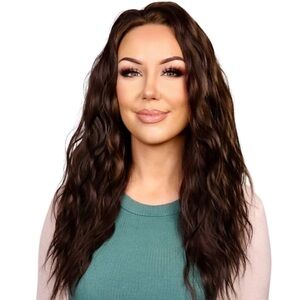 Chelsey smith cosmetics wig